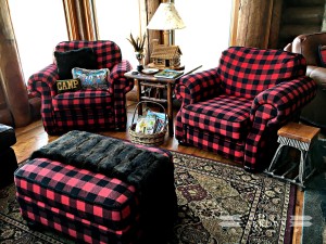Buffalo Plaid, Buffalo Plaid Chair, Buffalo Plaid, Cabin style, Cabin Decor, Log Cabin, Cabin furniture