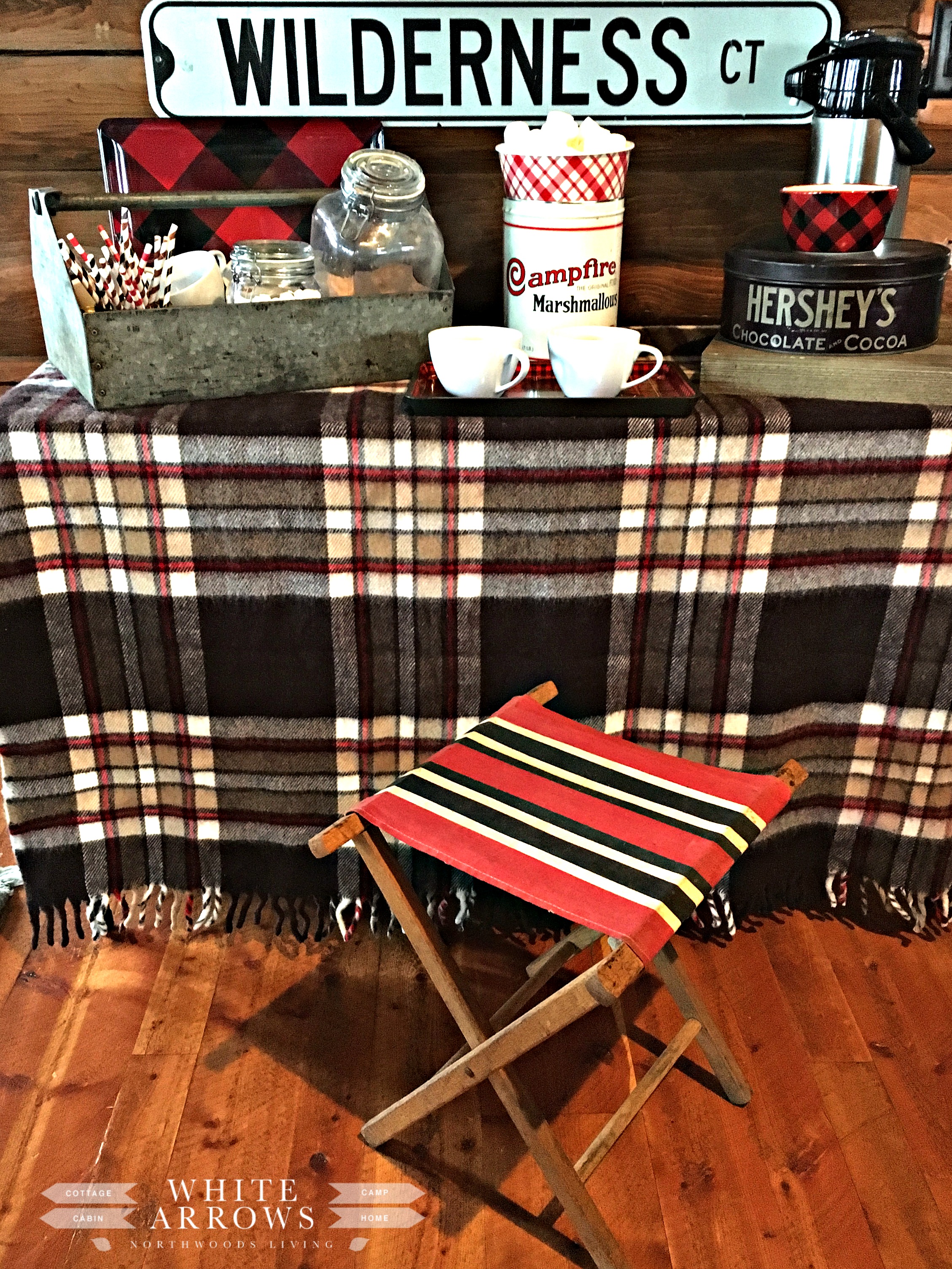 Cabin-Inspired Hot Cocoa Bar