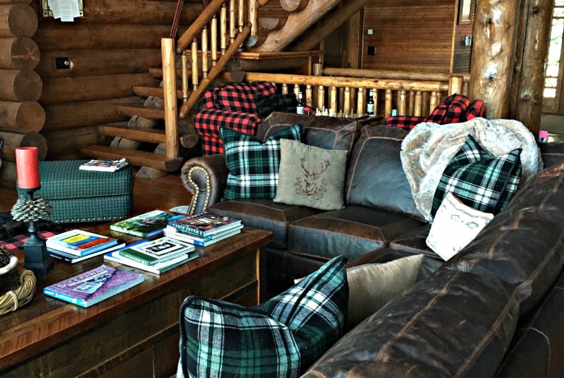 Great Room, Leather Couch, Log Cabin, Plaid