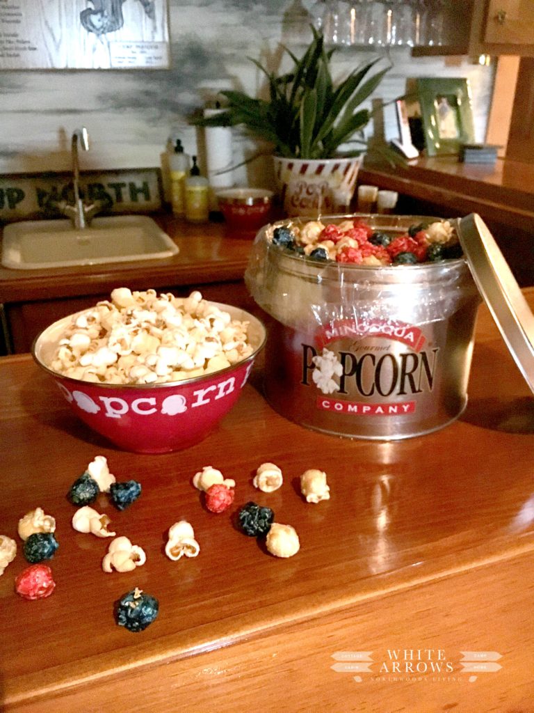 Minocqua Popcorn, Popcorn, popcorn bar, popcorn bowl, specialty popcorn