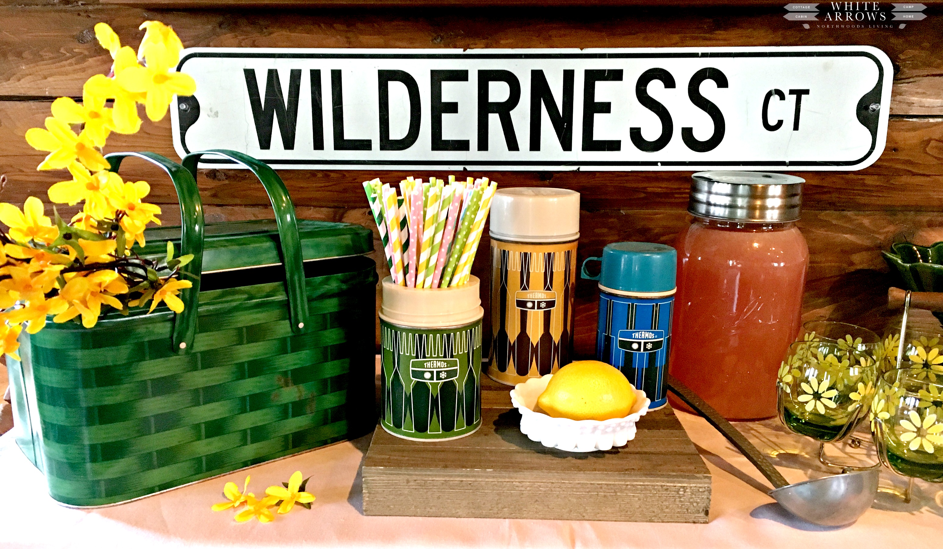 Spring Decor, Spring Lemonade Bar, Vintage Termos, Vintage Picnic Basket, Lemonade