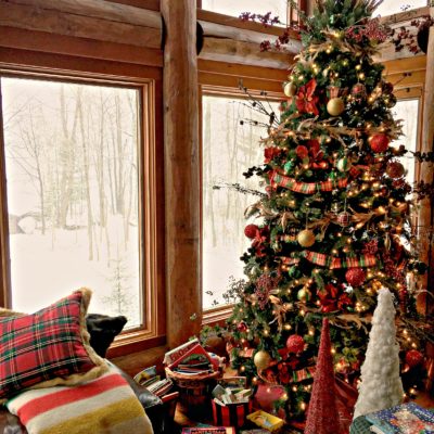 It’s A Wonderful House Christmas Home Tour