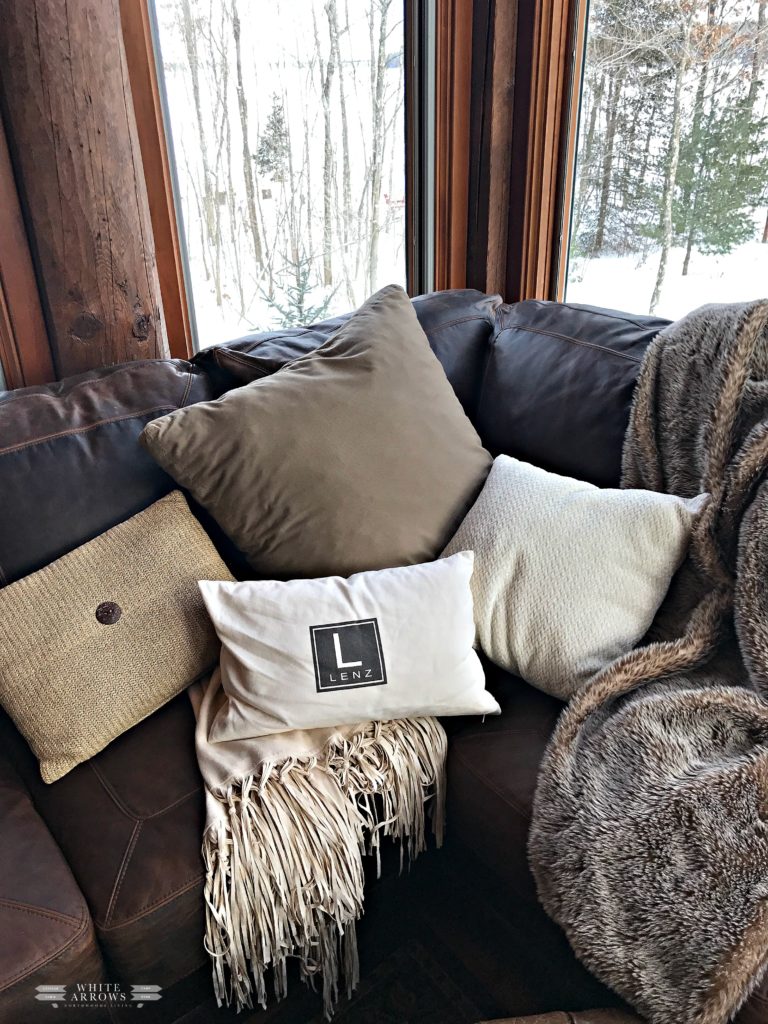 winter neutral decor, winter decor, neutral decor, cabin, cabin decor, cabin style, log cabin