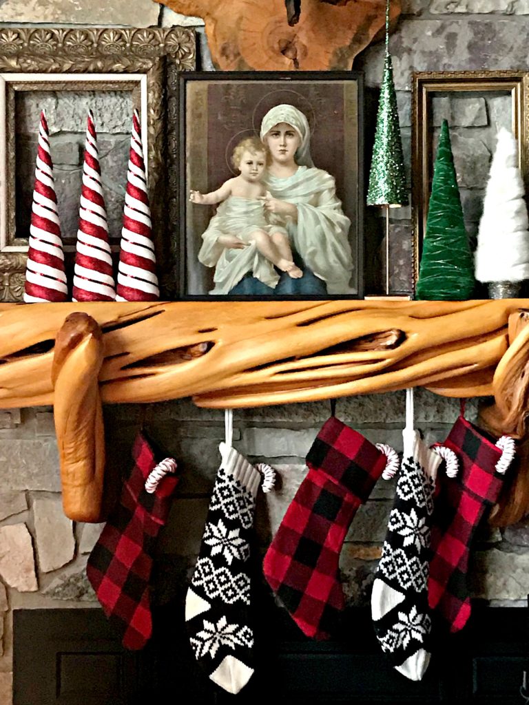 christmas-mantel-buffalo-plaid-trees