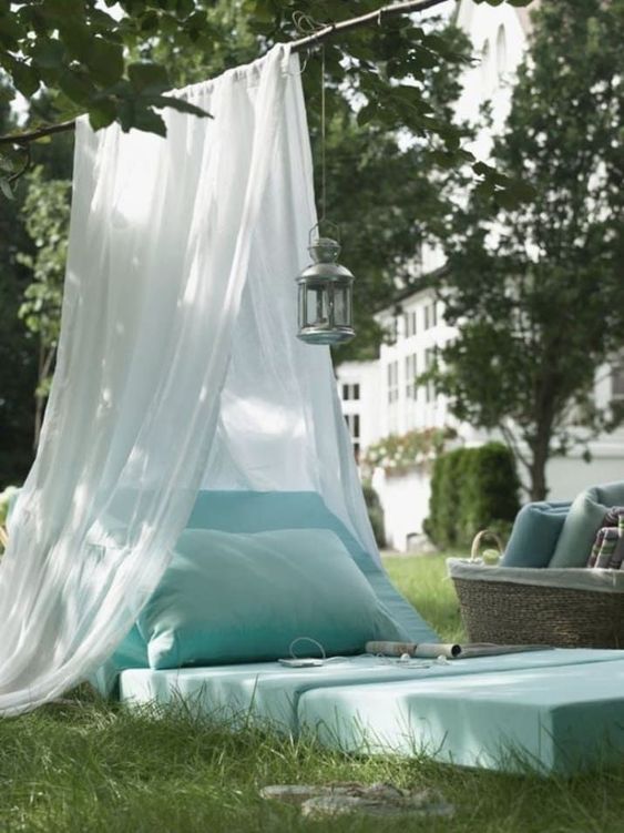 book-nook-outdoor-reading-backyard