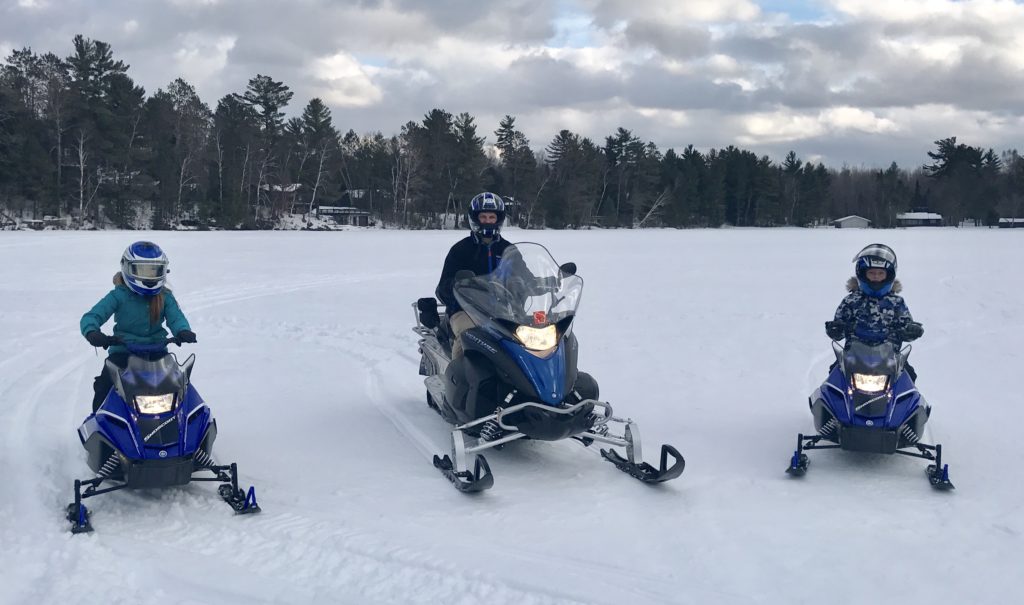 snowmobiling-minocqua