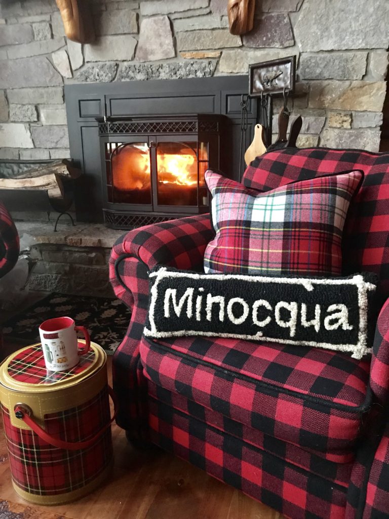 minocqua-buffalo-plaid-cozy-cabin