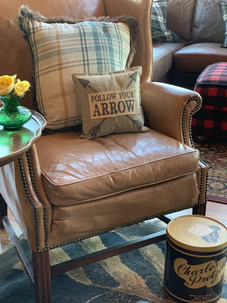 spring-green-deocr-charles-pretzel-tin-leather-chair