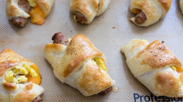 sausage-egg-roll-up-breakfast-crescent-rolls