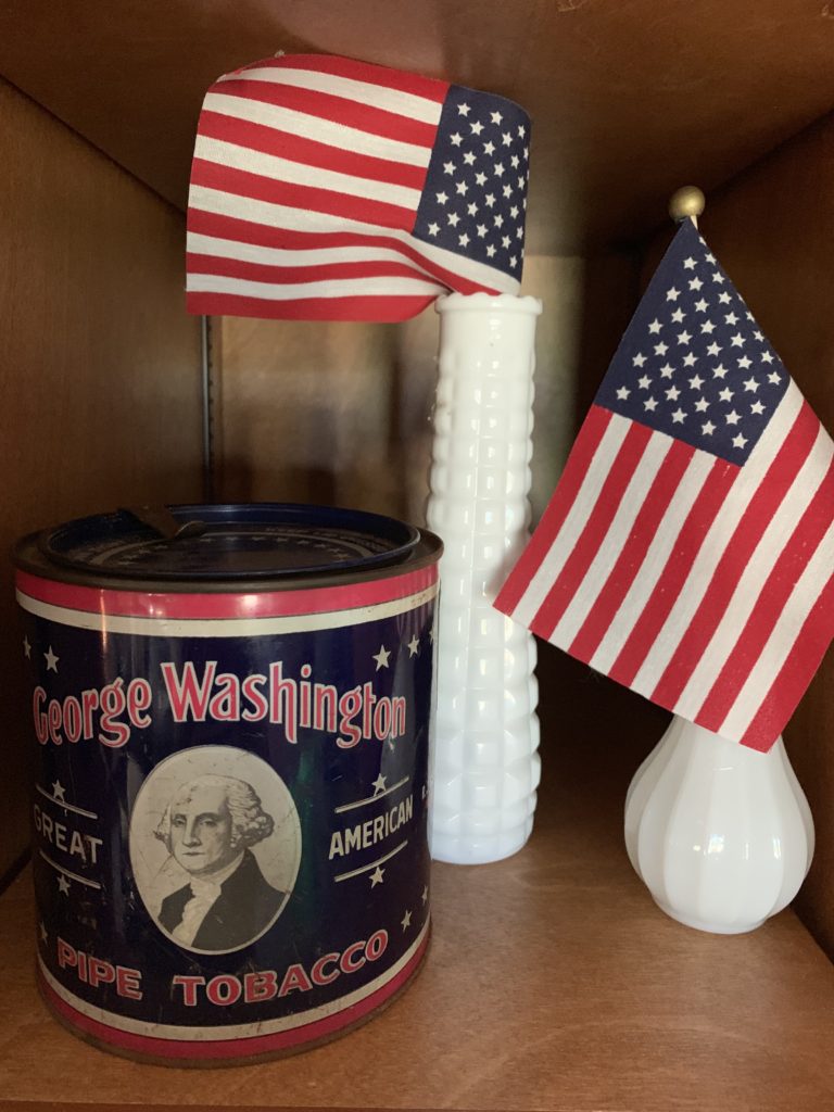 summer-decor-red-white-blue-vintage