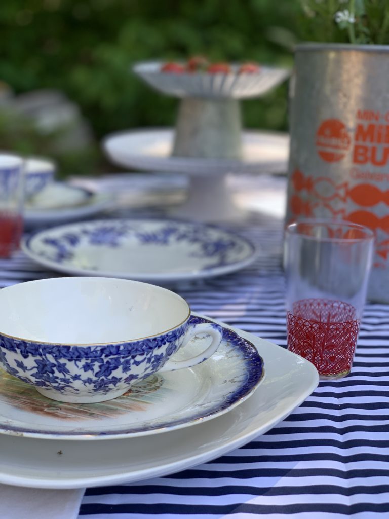 patriotic-fourth-of-july-table