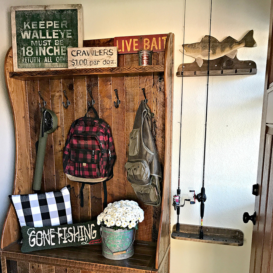 Vintage Signs ~ White Arrows Home