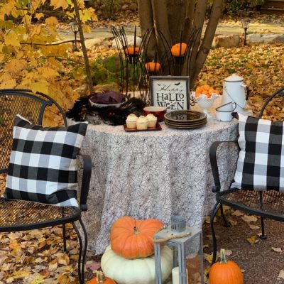 20 Halloween Tablescapes on Tour