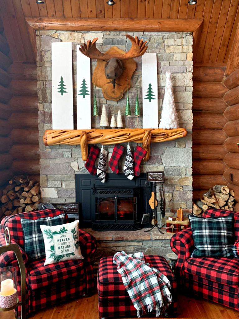 cabin Christmas Mantel