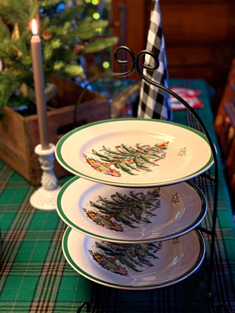 Christmas-Table-Tiered-Stand