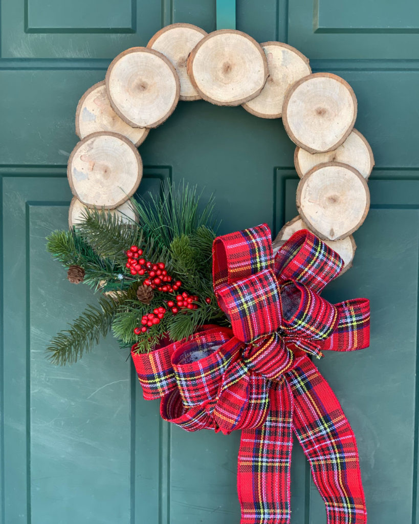 12 Beautiful Christmas Wreaths for Your Front Door White Arrows Home