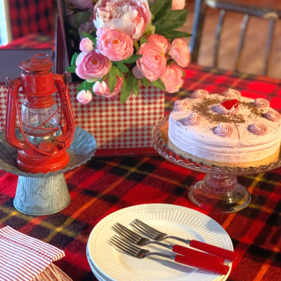 Galentine’s Sips and Sweets Party Table