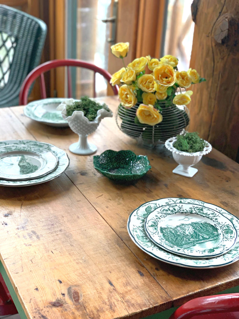 Easter Table Decor & Dinnerware