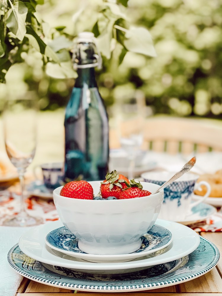 dabbling and decorating patriotic table