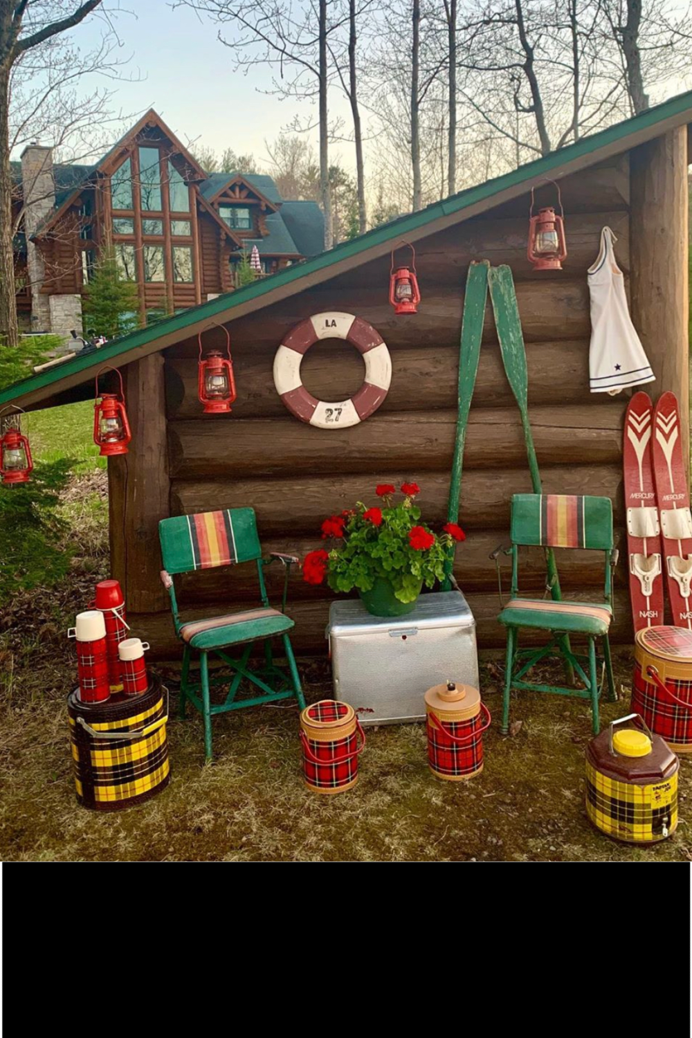 Cabin and boat house with vintage decor