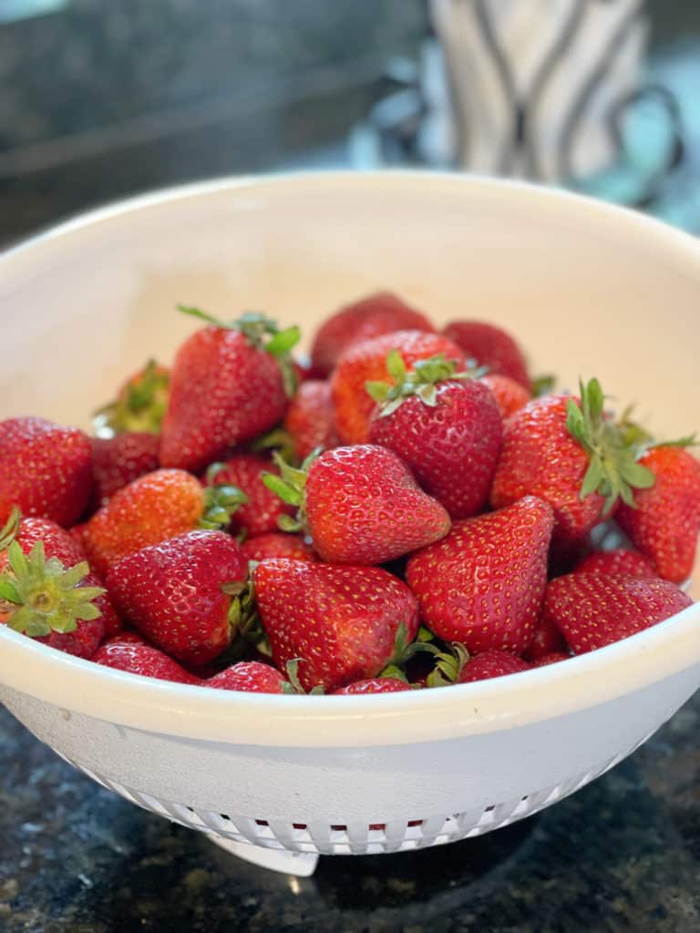 Strawberry Pretzel Bars