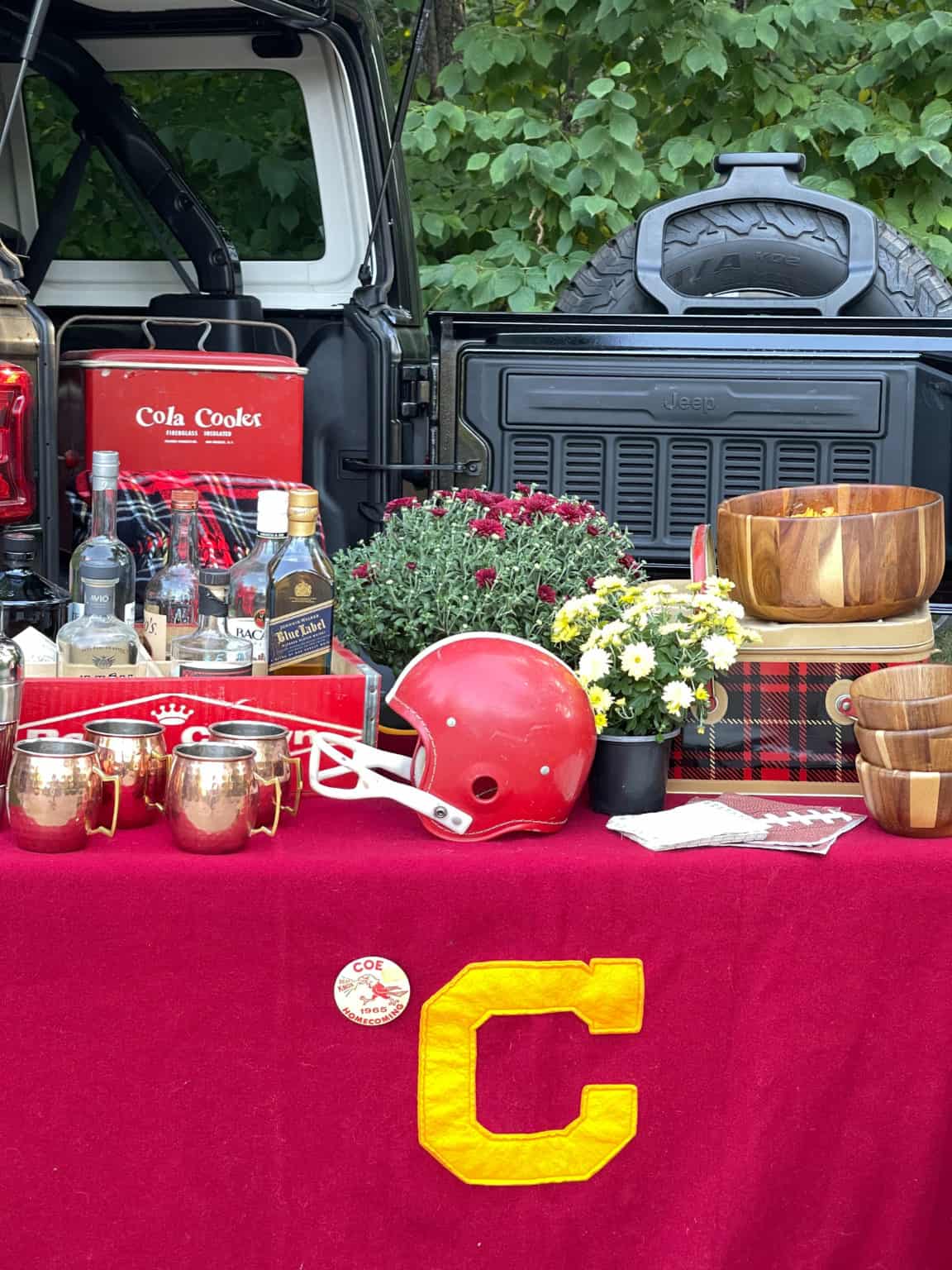 Styling a Festive Tailgate Party ~ White Arrows Home