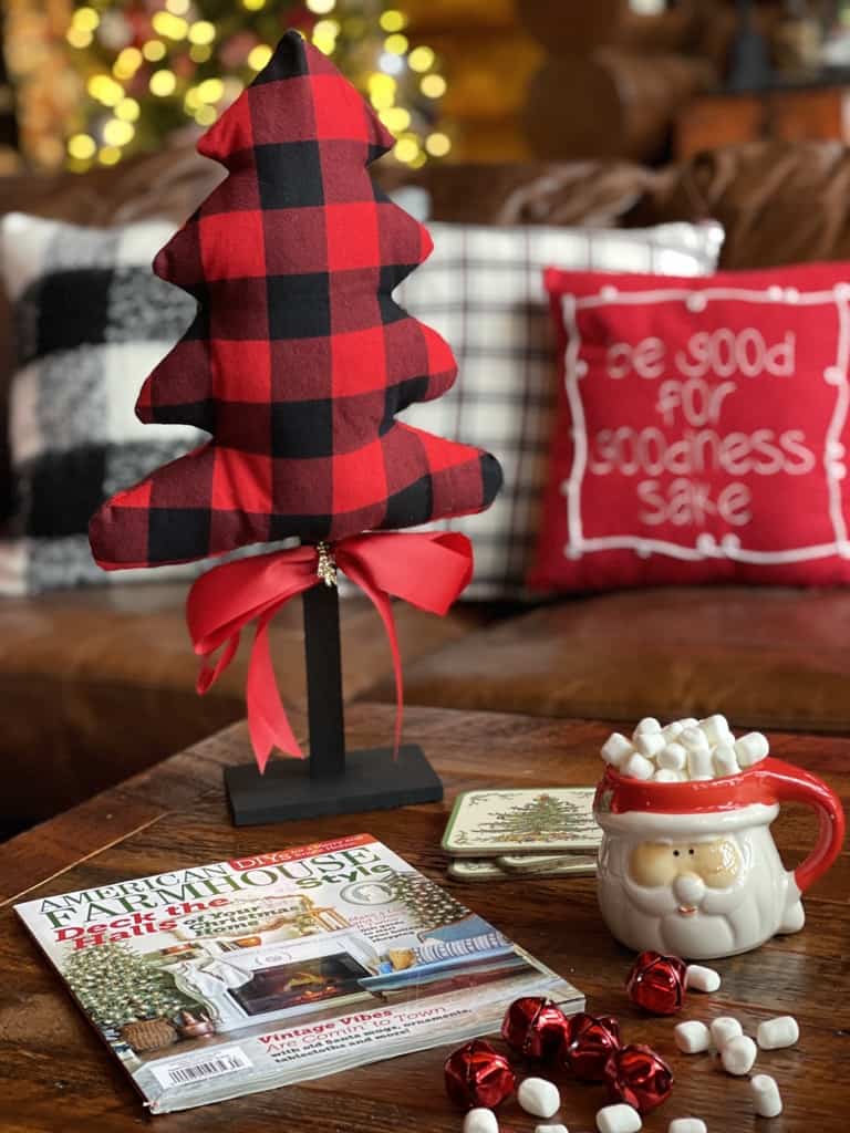 Adorable Buffalo Plaid Christmas Forest Entryway