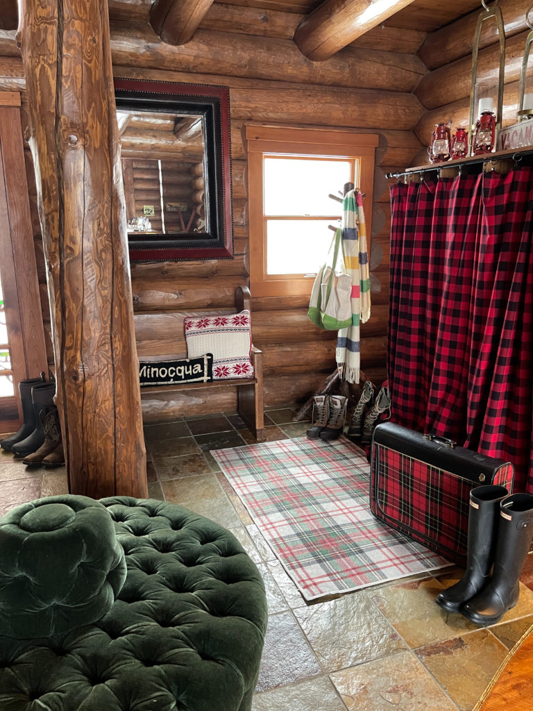 12 Entryway Essentials for Winter Cabin Living