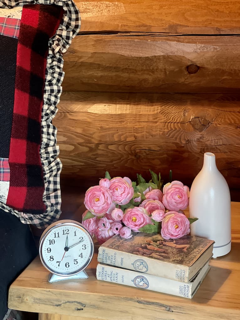 Cabin Bedroom, Essential Oils