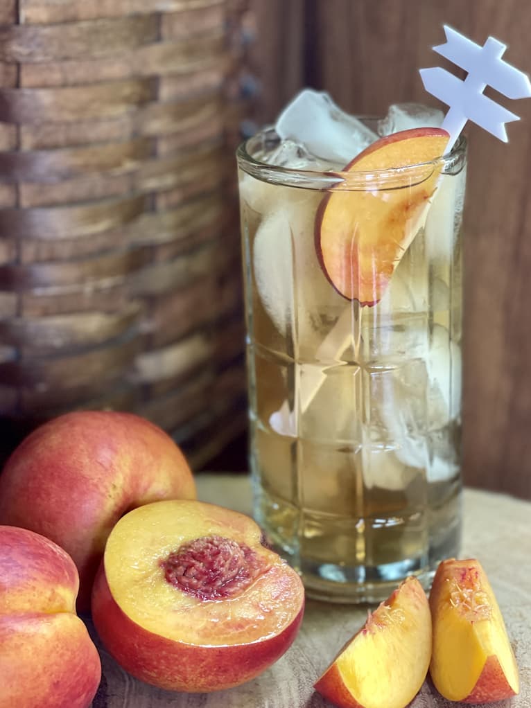 Amazing Summer Cocktails: Peach Bourbon Arnold Palmer ~ White Arrows Home