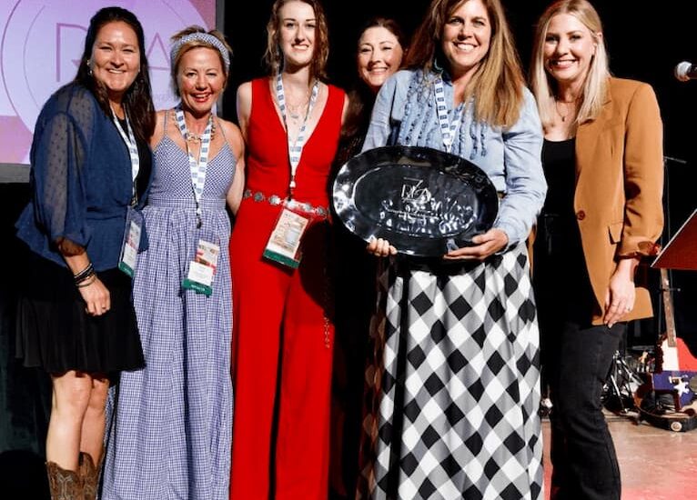 White Arrows Home Retailer in Excellence Award