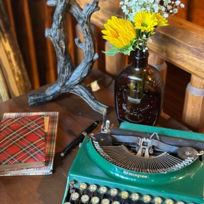 Grocery Store Flowers Make Quick, Pretty Arrangements to Brighten Your Home